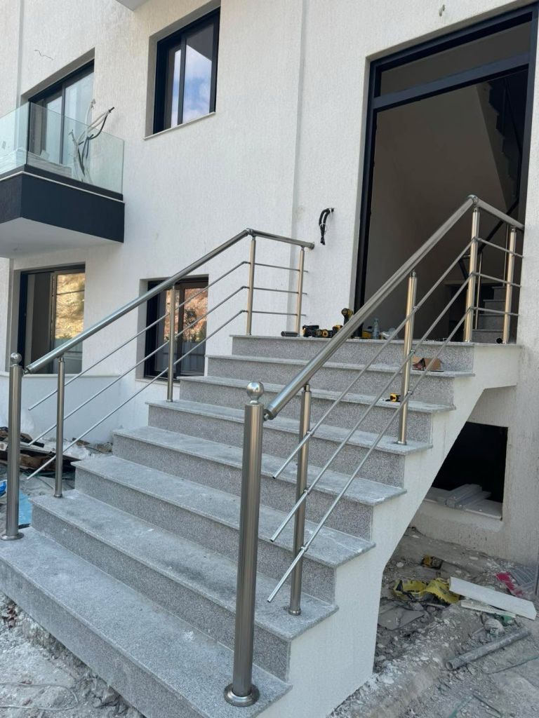 κάγκελα αλουμινίου